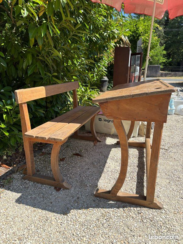 Pupitre en bois (image 2)