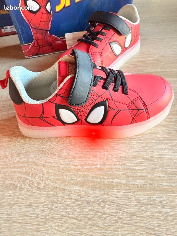 Basket lumineuse Spiderman Chaussures