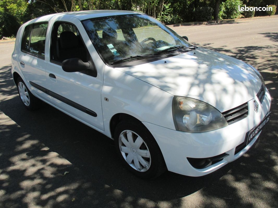 Renault CLIO II CAMPUS 1.5 DCI 65CH AUTHENTIQUE 5P (image 1)