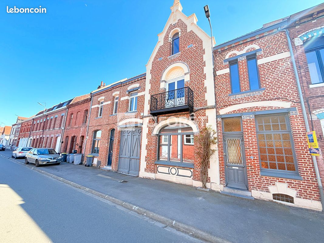 Maison 14 pièces 377 m² · à Râches · 377 m² · 344 900 €