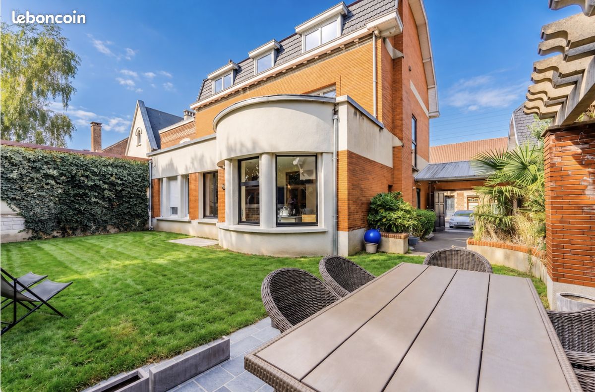 Maison 9 pièces 320 m² · à Annœullin · 320 m² · 549 000 €