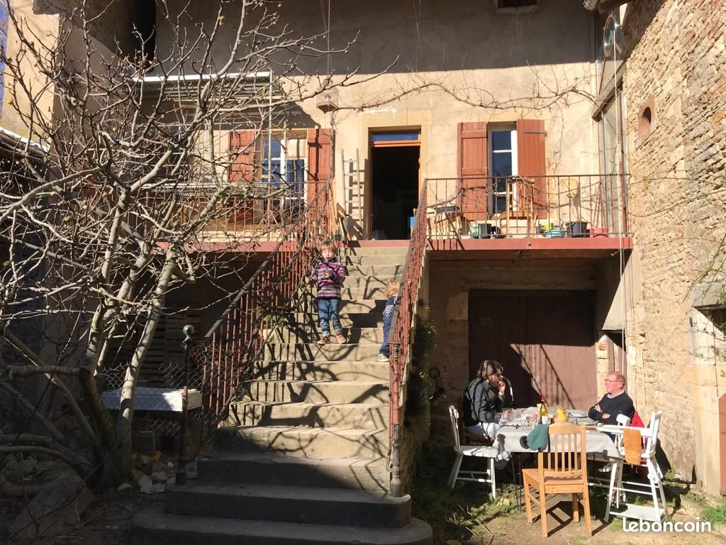 Maison 8 pièces 210 m² · à Verzé · 210 m² · 1 150 €/mois