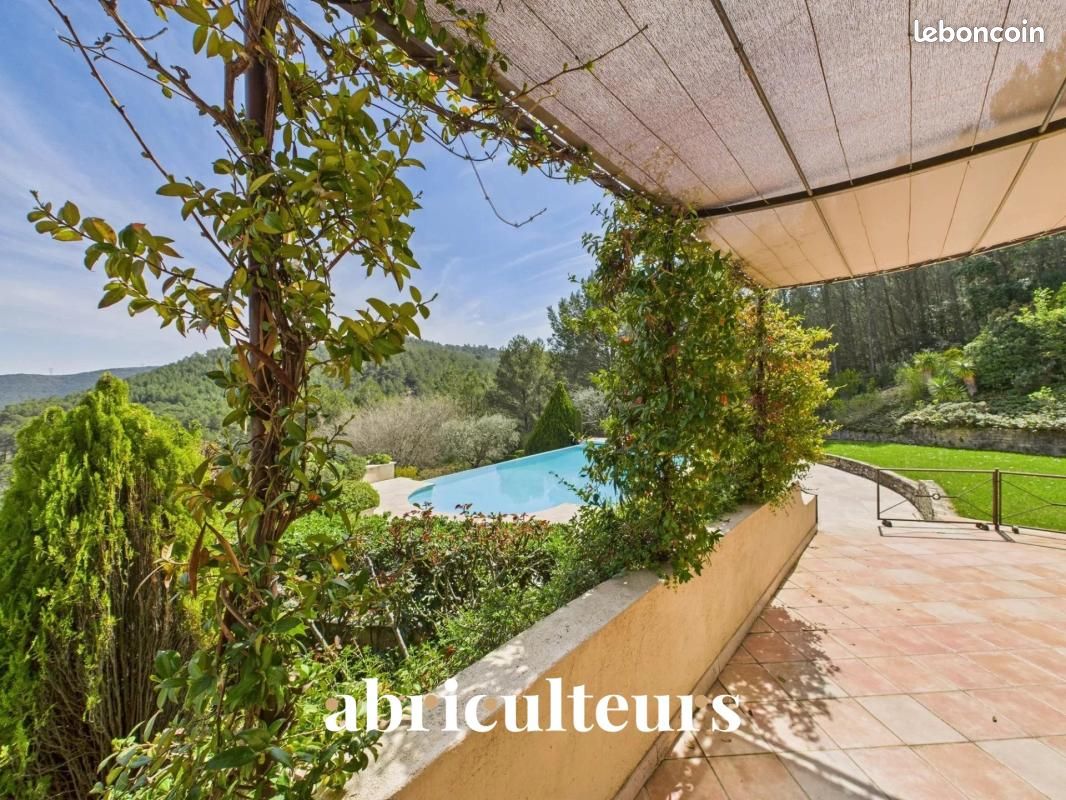 Maison 9 pièces 296 m² · à Rognes · 296 m² · 1 390 000 €