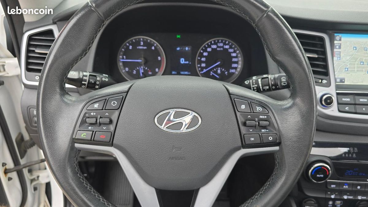 Hyundai Tucson Creative 2WD (image 25)
