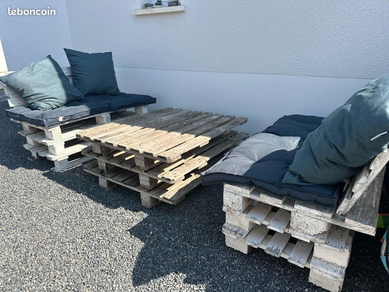Salon de jardin en palettes avec coussins (image 1)