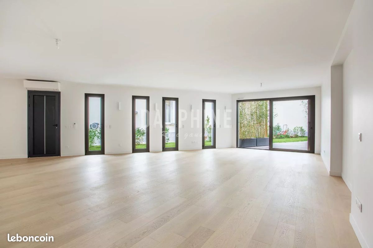 Maison 5 pièces 194 m² · à Paris · 194 m² · 2 700 000 €