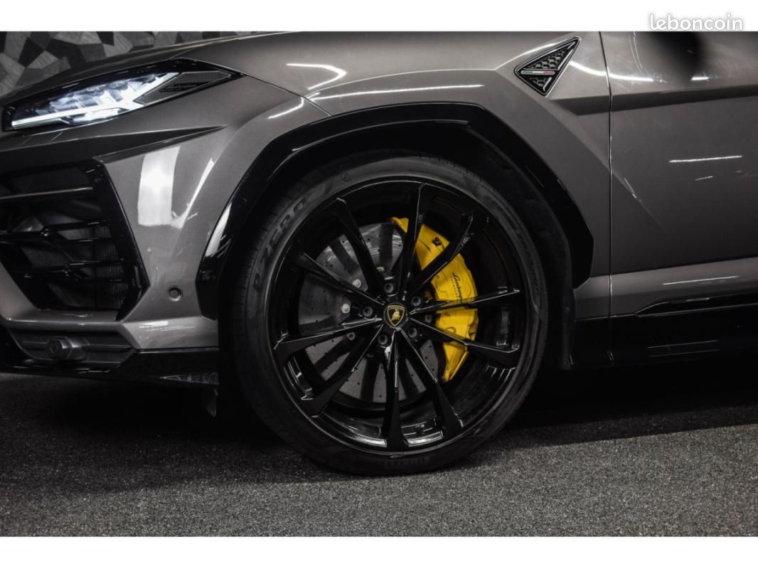 Lamborghini Urus V8 AKRAPOVIC - GRIGIO KERES / CAMERA 360 TOIT OUVRANT (image 10)