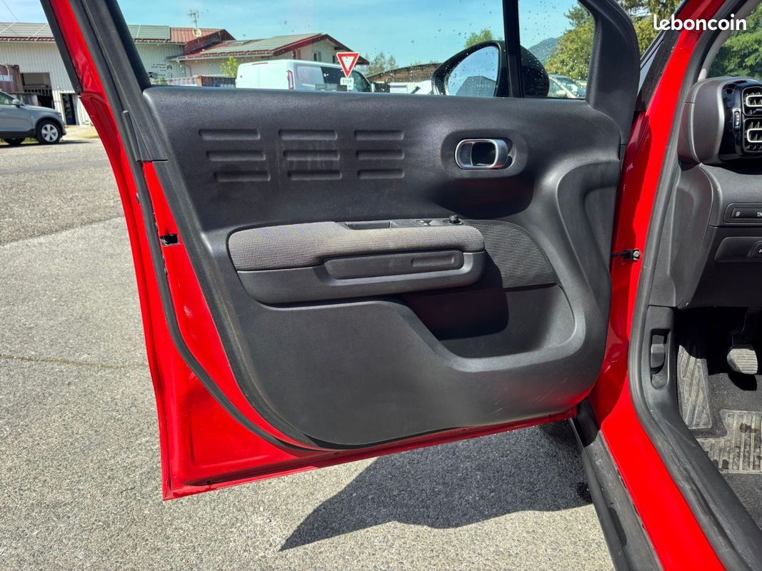 CITROEN C3 AIRCROSS PureTech 82 BVM5 Live (image 16)
