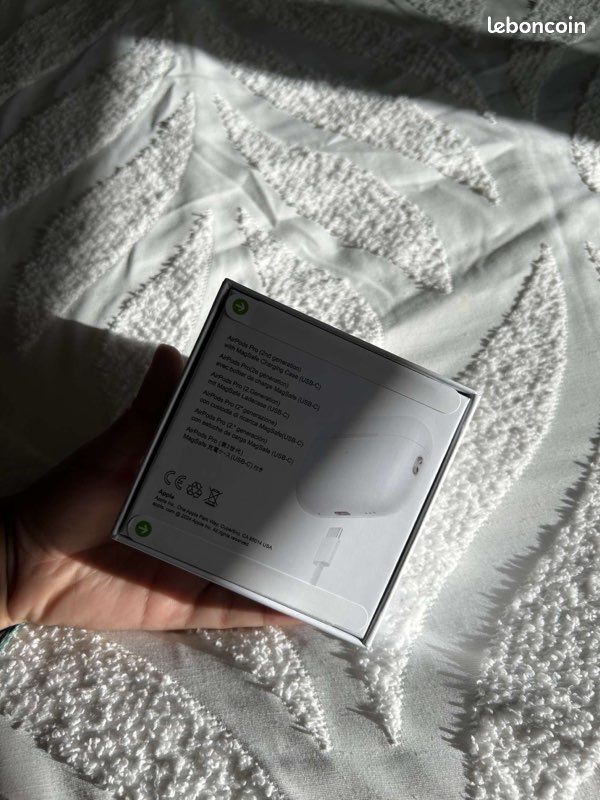 Air pods (image 2)