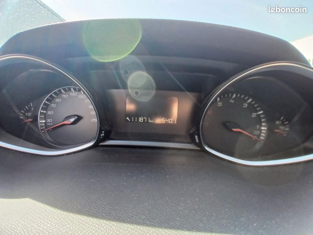 PEUGEOT 308 1.2i PureTech 12V S&S - 110 II 2013 BERLINE Style PHASE 1 (image 18)