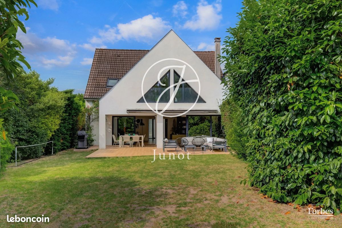 Maison 6 pièces 182 m² · à Rueil-Malmaison · 182 m² · 1 385 000 €