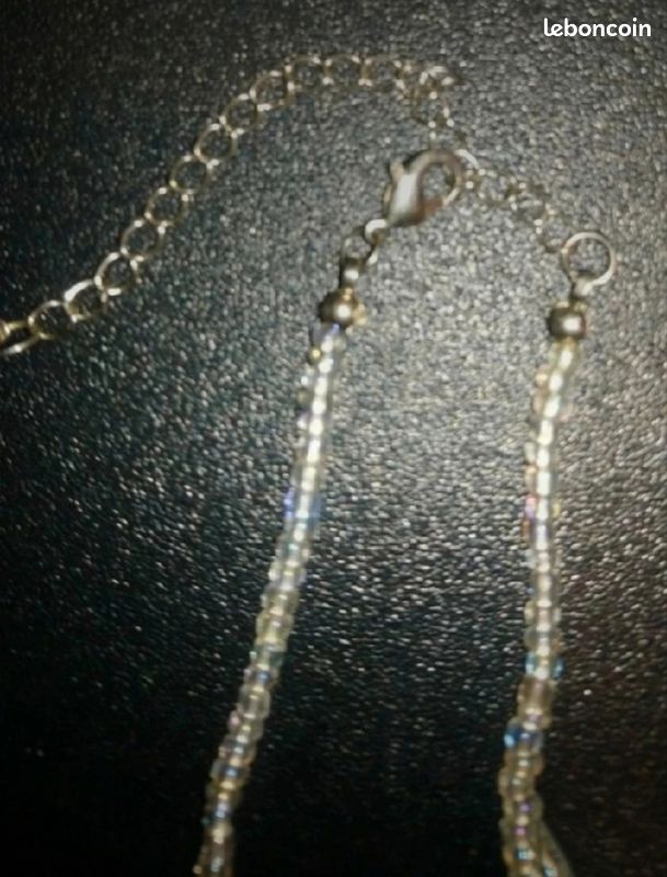 Collier fantaisie perles plastiques roses transparentes (image 3)