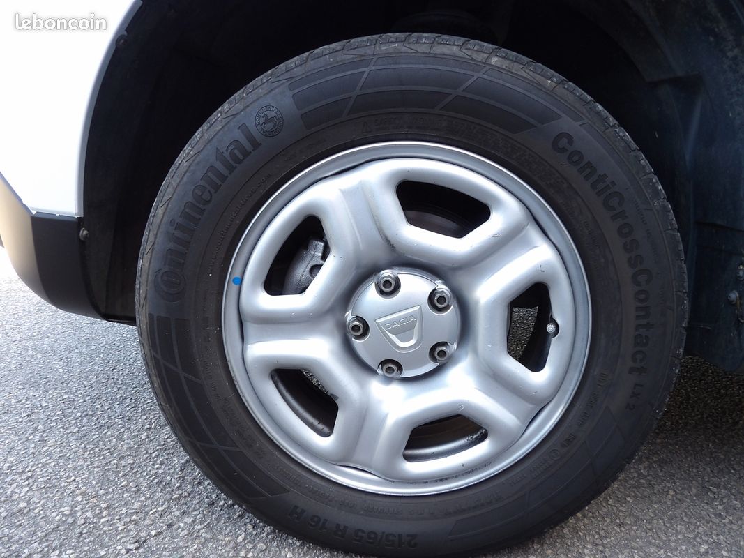 Dacia DUSTER 1.5 BLUE DCI 115CH ESSENTIEL 4X4 (image 17)