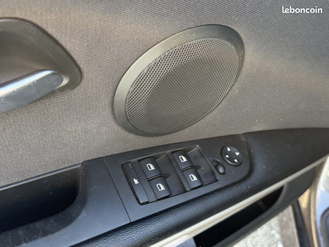 BMW Série 3 V (E90) 320i 150ch Sport Garantie 6 Mois (image 19)