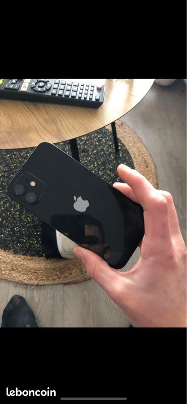 IPhone 12 (image 2)