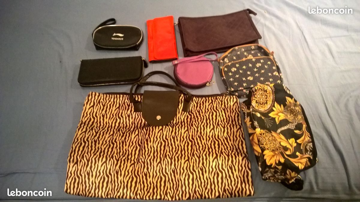 Lot de petits sacs pochettes portes monnaie (image 1)