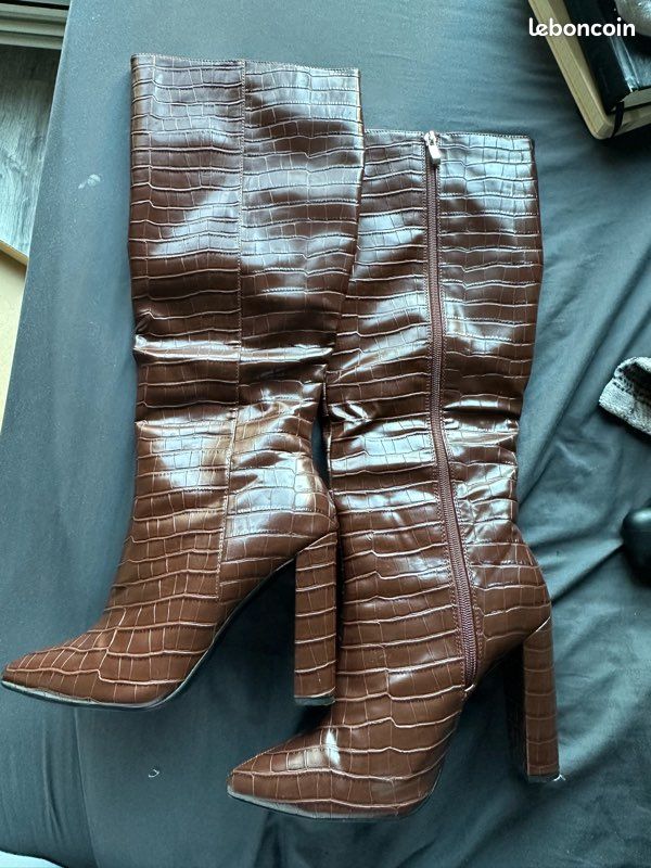 Bottes hautes pointues croco Boohoo (image 1)