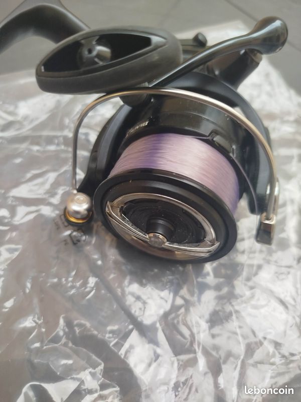 Moulinet électrique DAIWA 23 Leo Blitz 300J-L + capteur d'étagère UVF