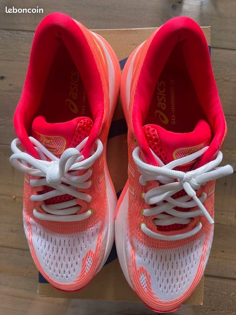 Chaussures femme Running Asics Nimbus 21, taille 38, NEUVES