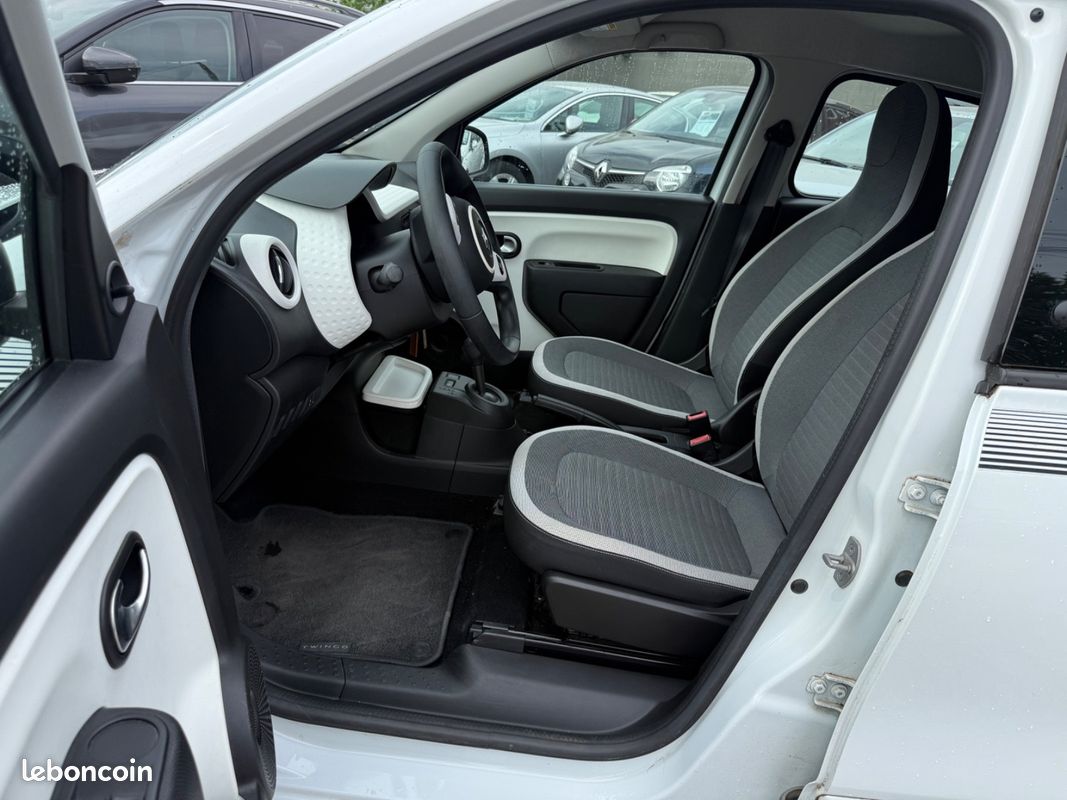 Renault Twingo RENAULT Twingo III 0.9 TCe 12V eco2 EDC 90 cv Boîte auto Limited (image 9)
