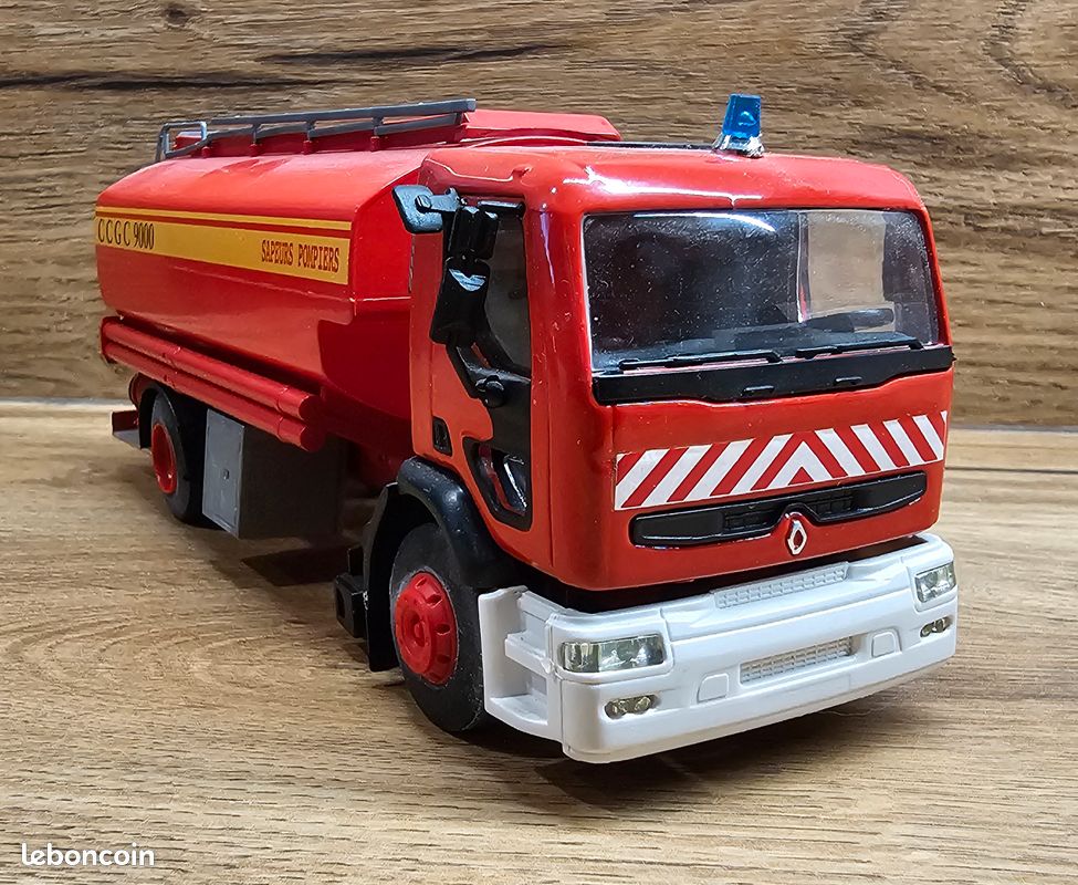 Miniature MMT Résine 1/43 - Renault S210 Citerne Pompiers (Occasion, Très Bon état)