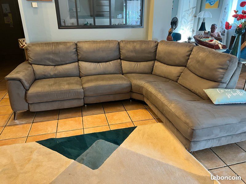 Grand canapé d’angle gris/taupe avec assise relax (image 1)