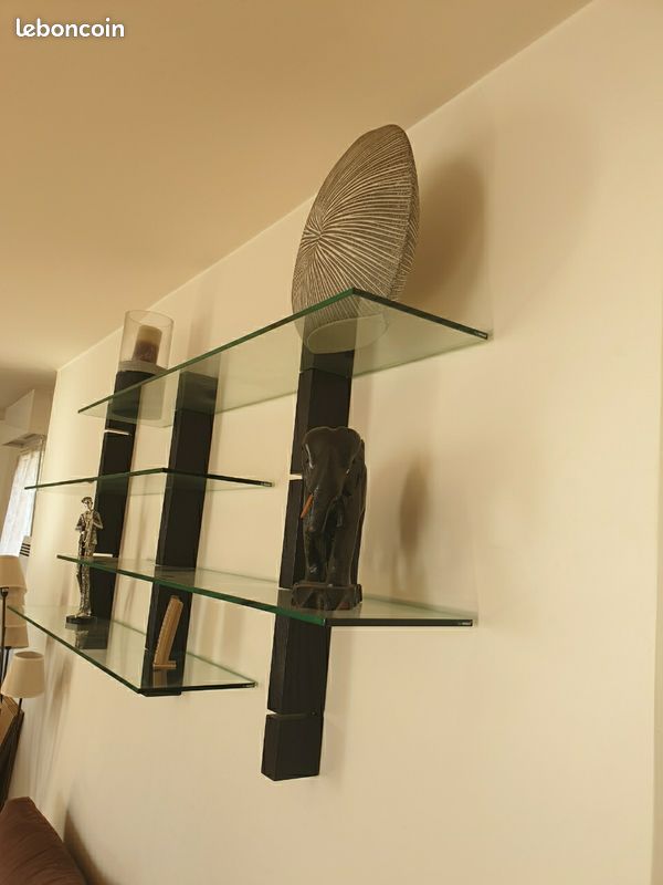 Étagères en verre fumè La maison contemporaine (image 3)