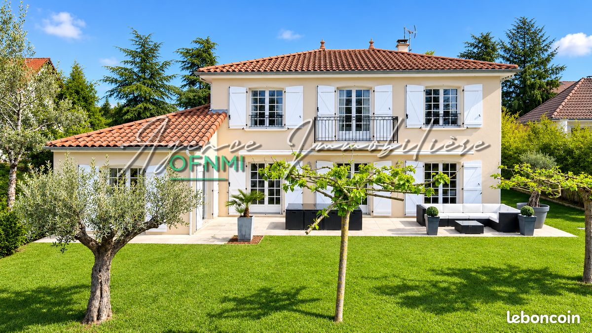 Maison 7 pièces 186 m² · à Saint-Bonnet-les-Oules · 186 m² · 790 000 €