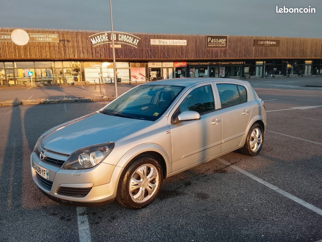 Opel astra - Voitures