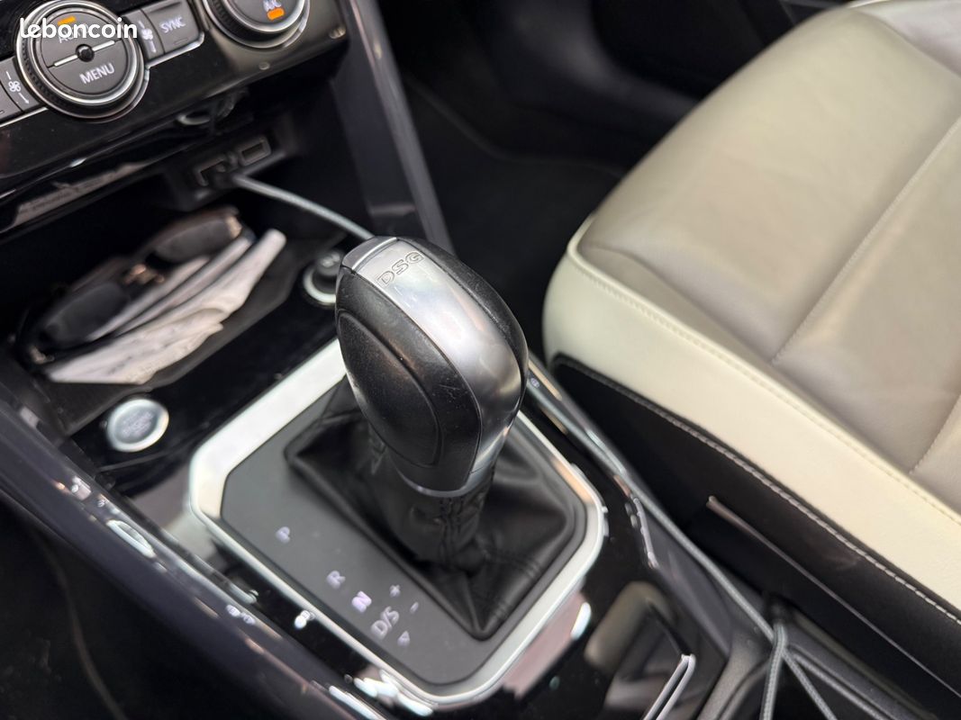 VOLKSWAGEN T-ROC 1.5 TSI 150 EVO Start/Stop DSG7 Carat Exclusive / Entretien Exclusif Volkswagen / Toit Ouvrant (image 31)