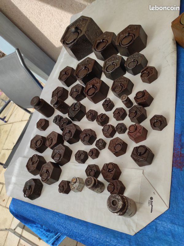 GROS POIDS DE 10 KILO plus LIVRAISON POSSIBLE CHARTRES le poids Lot 49 poids en fonte pour déco collection balance poids pour balance bascule agricole prix du lot 37 euros JE DISPOSE POIDS LAITON (image 2)