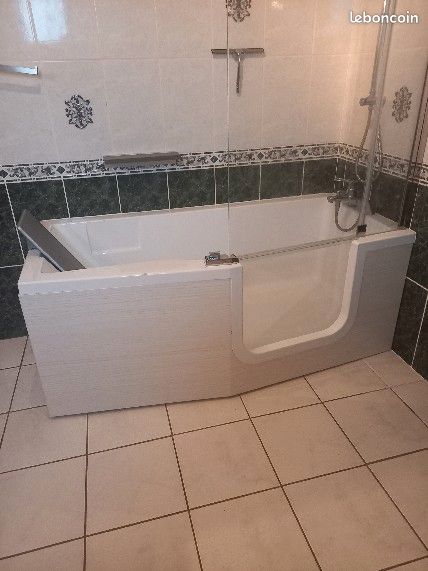 Baignoire à porte IRIS Comby (image 1)