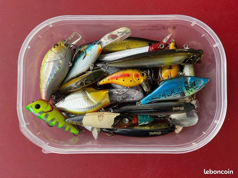 ÉNORME LOT XCalibur Xr75 Xr50 et bien d'autres lot de leurres de pêche