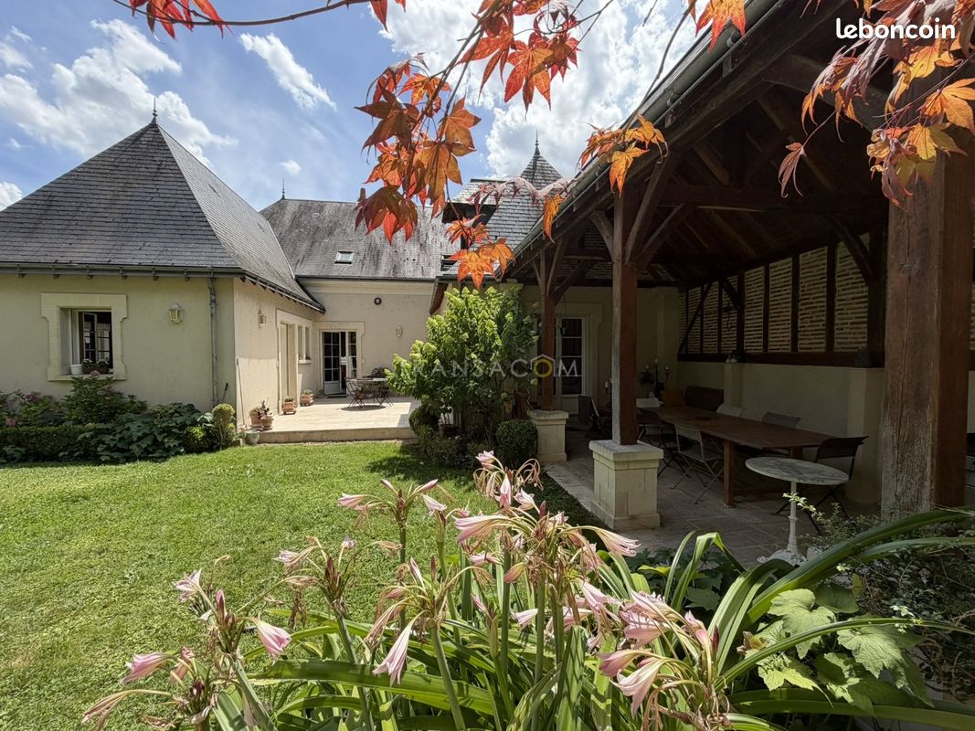 Maison 10 pièces 326 m² · à Tours · 326 m² · 1 312 500 €
