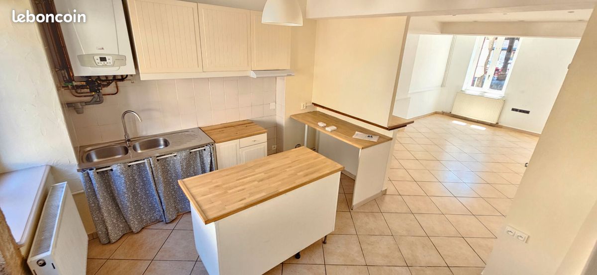 Maison 4 pièces 103 m² · à Châtillon-sur-Chalaronne · 103 m² · 780 €