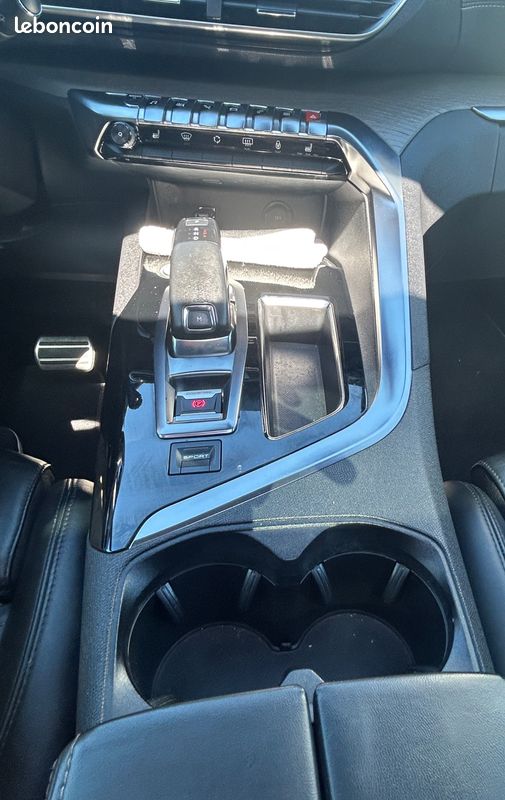 Peugeot 3008 generation-ii 2.0 bluehdi 180 gt bva- moteur changé/sieges cuir/to/ (image 25)