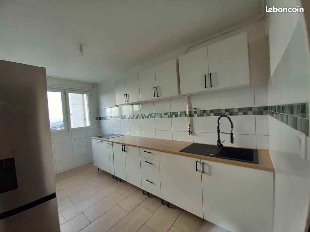 Appartement 3 pièces 63 m² · à Marseille · 63 m² · 42 000 €