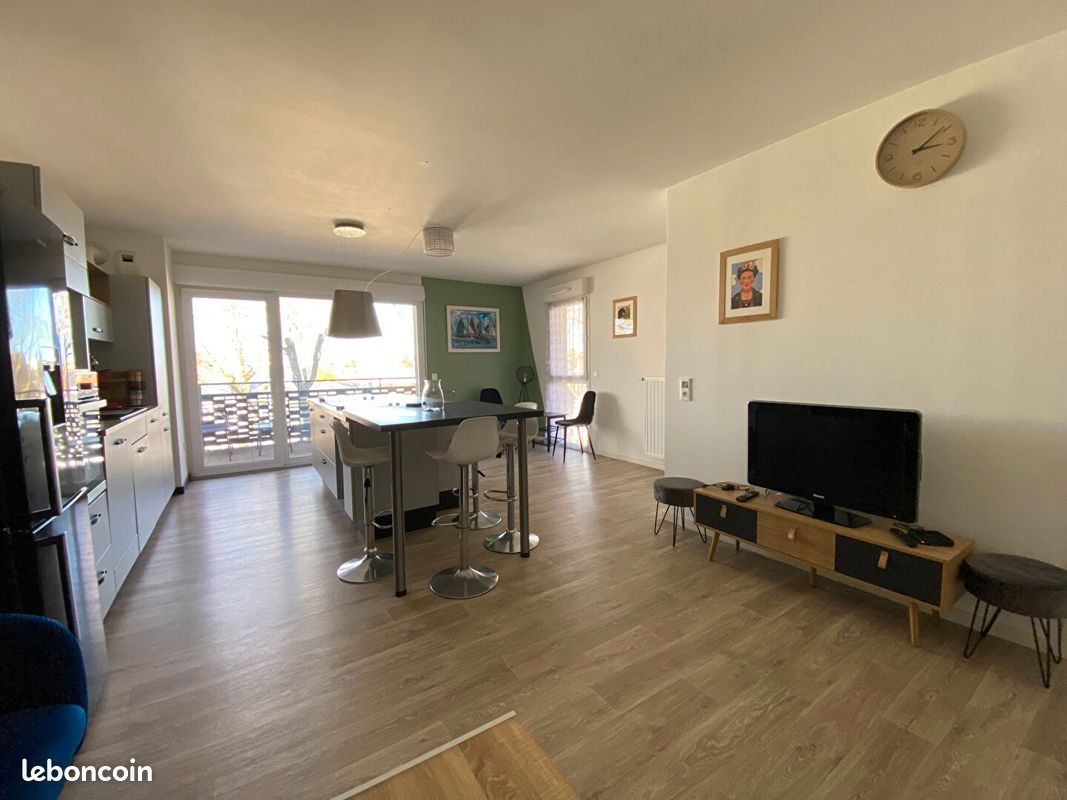 Appartement 1 pièce 80 m² · à Angers · 80 m² · 500 €