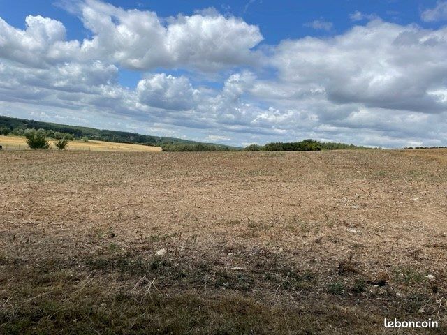 Terrain 3600 m² · à Bonnes · 3 600 m² · 26 000 €