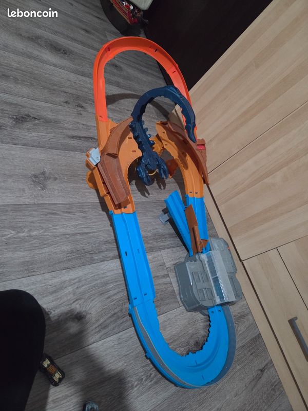 Circuit hot wheels (image 1)