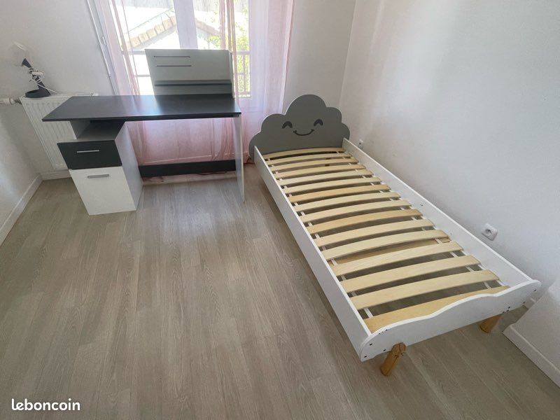 Bureau et lit (image 1)