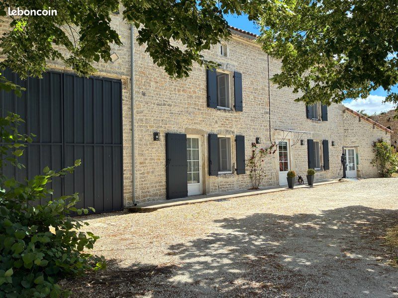 Maison 6 pièces 200 m² · à Puyréaux · 200 m² · 299 990 €