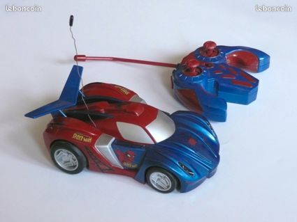 Voiture télécommandée spiderman (image 1)