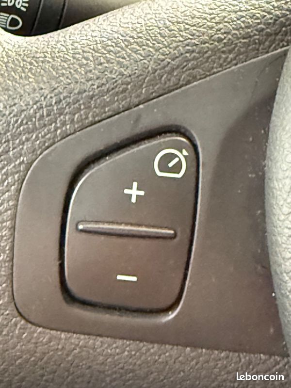 Opel VIVARO 1.6cdti 120 6 places double cabine 1ere main tres propre faible kilometrage (image 14)