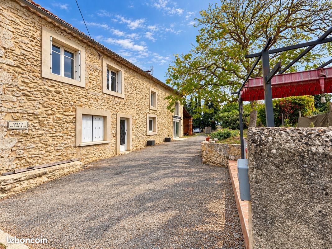 Maison 6 pièces 140 m² · à Ribouisse · 140 m² · 50 000 €