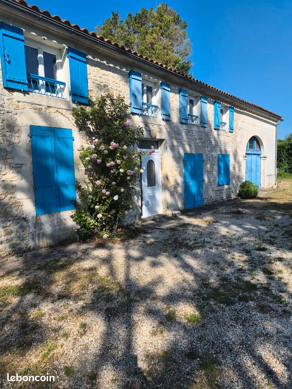 Maison 8 pièces 227 m² · à Saint-Genis-de-Saintonge · 227 m² · 240 000 €