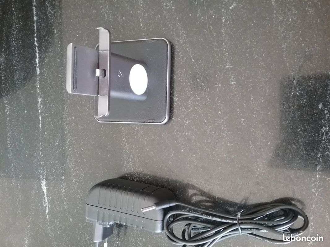 A saisir Station de charge Iphone de marque HRise 🚨 (image 2)