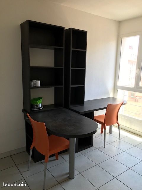 Appartement 1 pièce 19 m² · à Toulon · 19 m² · 570 €