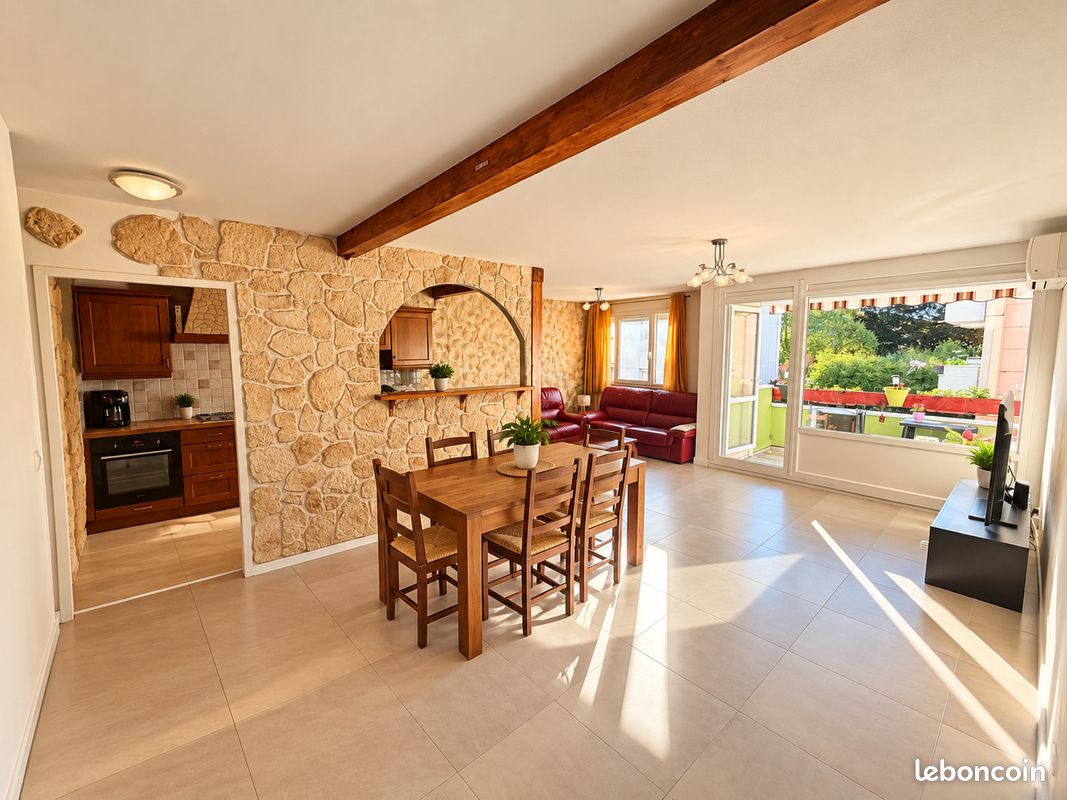 Appartement 5 pièces 110 m² · à Bourgoin-Jallieu · 110 m² · 234 000 €