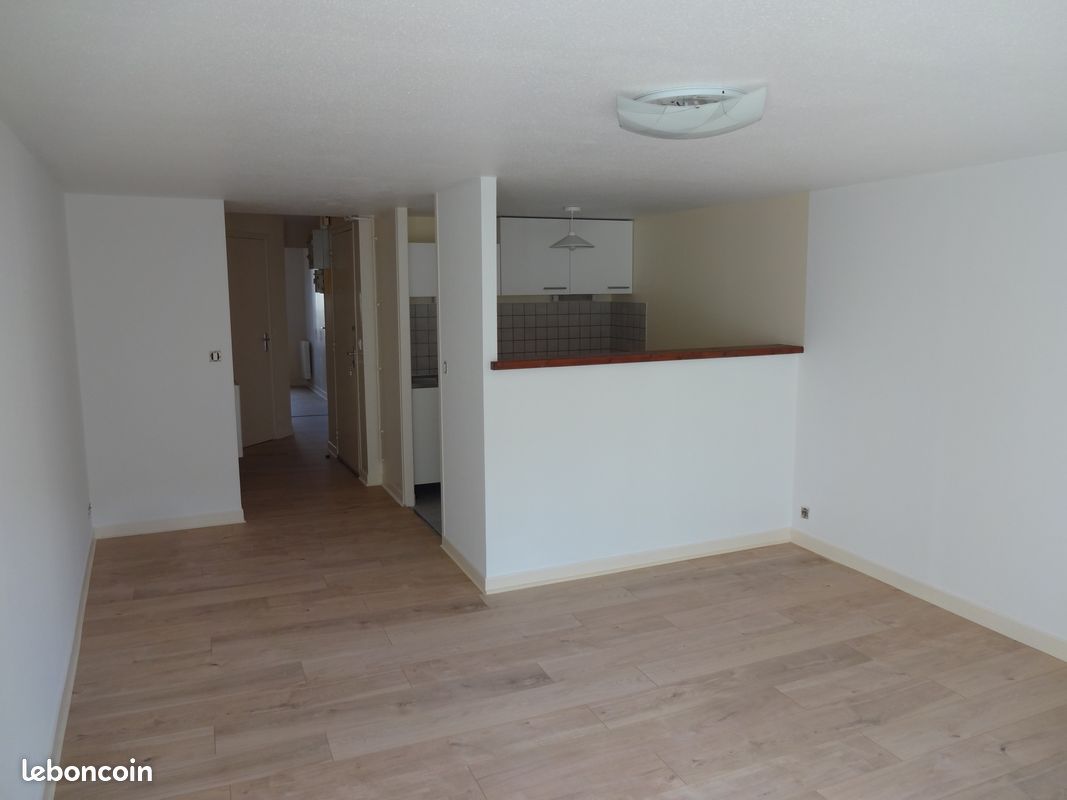 Appartement 3 pièces 53 m² · à Saint-Flour · 53 m² · 490 €